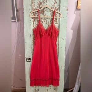 VTG women’s Vibrant Red Lace Chemise slip dress